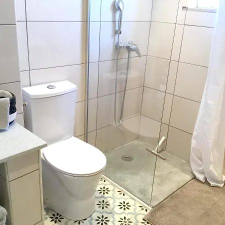 3 Bedrooms House With Sea View Enclosed Garden And Wifi At 1 Km Away From The 別荘