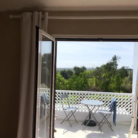 3 Bedrooms House With Sea View Enclosed Garden And Wifi At 1 Km Away From The 別荘 *
