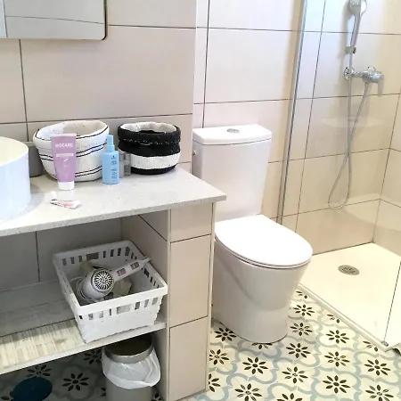 3 Bedrooms House With Sea View Enclosed Garden And Wifi At 1 Km Away From The Hébergement de vacances *